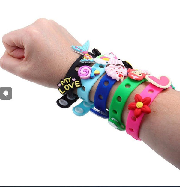 Charm Bracelet Set – 4pc Adjustable Silicone Band with 4 Cute Charms - Everything Party