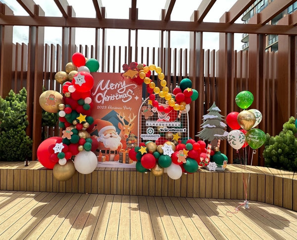 Christmas Theme Corporation Event Balloon Decoration - Everything Party