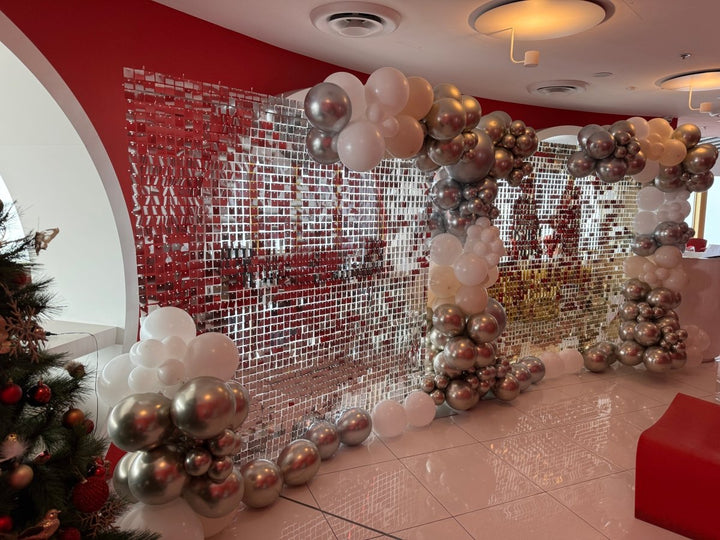 Shimmer wall with Balloon Garland - Everything Party